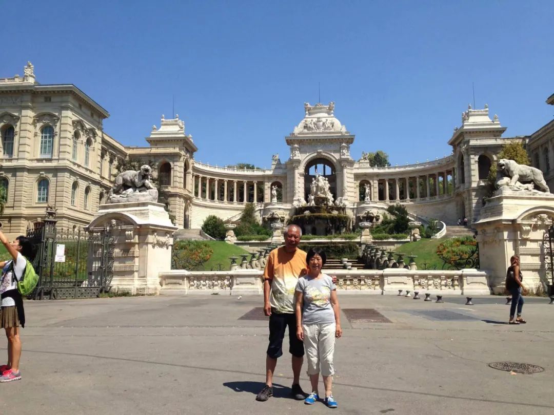 七旬老人開房車帶老伴游世界l中國(guó)房車圈最早的“網(wǎng)紅達(dá)人” 七旬老人開房車帶老伴游世界l中國(guó)房車圈最早的“網(wǎng)紅達(dá)人”